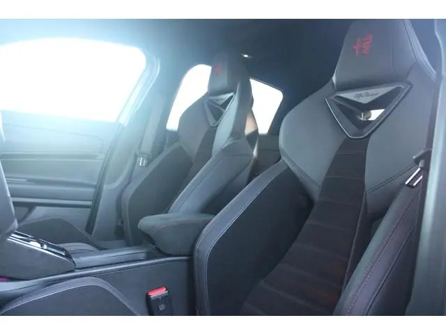 Alfa Romeo Junior ELETTRICA SPECIALE 156PK 54 kWh | "SABELT" SPORTSTOELEN ELEKTRISCH VERSTELBAAR MET...
