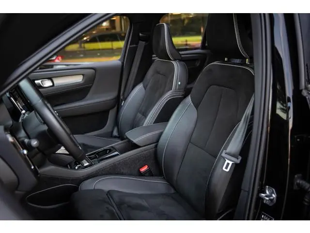 Volvo XC40 Recharge P8 AWD R-Design , SOH 92%, Harman/Kardon, Apple Carplay, Adap. cruise, 360-grade...