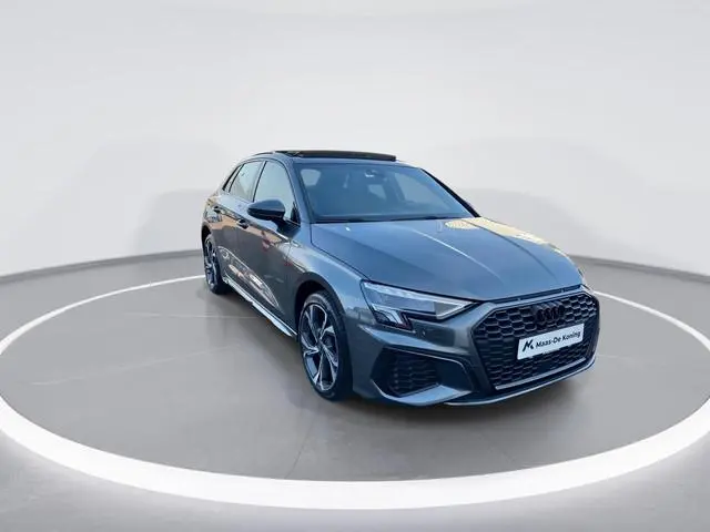 Audi A3 Sportback 40 TFSIe 150kW/204PK S Line · Panoramadak · Drive select · Camera + Parkeersensore...