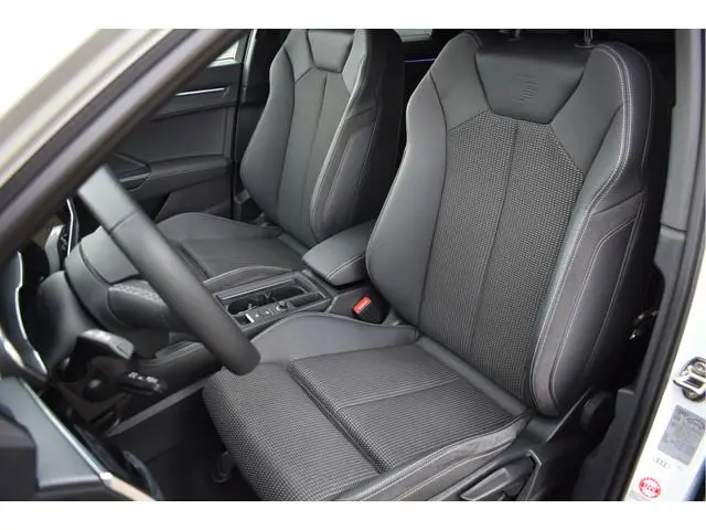 Audi Q3 45 TFSI e S-Line 245 Pk Navi Sfeer Camera ACC Apple Carplay Keyless 19 Inch