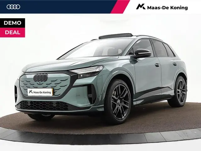 Audi Q4 e-tron S edition quattro performance 82 kWh 340 pk · Panorama dak · Tech Pro · Bijrijdersdis...