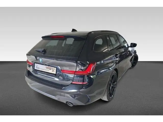 BMW 3-serie Touring 320e M Sport | Half leer | 19" Licht metaal | Wordt verwacht