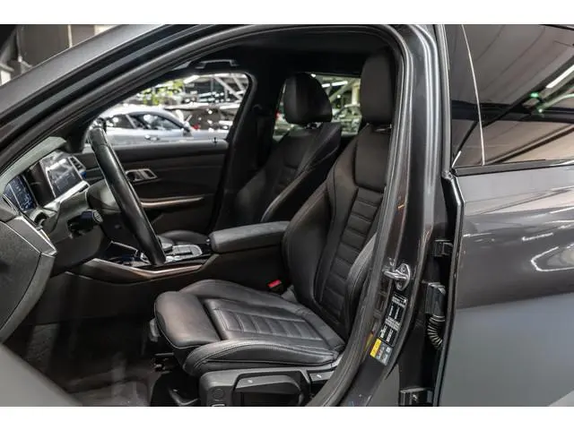 BMW 3-serie Touring 330e Business Edition Plus M Sport | Stuurwielverwarming | Dealer Onderhouden