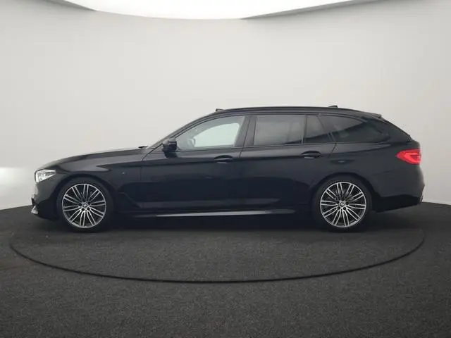 BMW 5-serie Touring 520i M Sport 184pk Dealer O.H. | Panodak | Head Up | 360 Camera | Lederen Comfor...