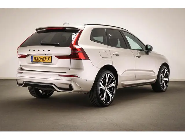Volvo XC60 2.0 T6 Plug-in hybrid AWD Plus Dark | PREMIUM PACK | PANORAMADAK | HEAD UP | STUURVERWARM...