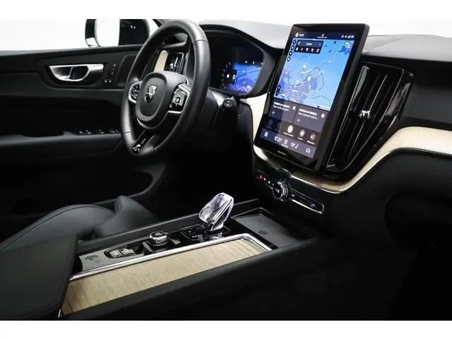 Volvo XC60 2.0 T6 Plug-in hybrid AWD Plus Dark | PREMIUM PACK | PANORAMADAK | HEAD UP | STUURVERWARM...