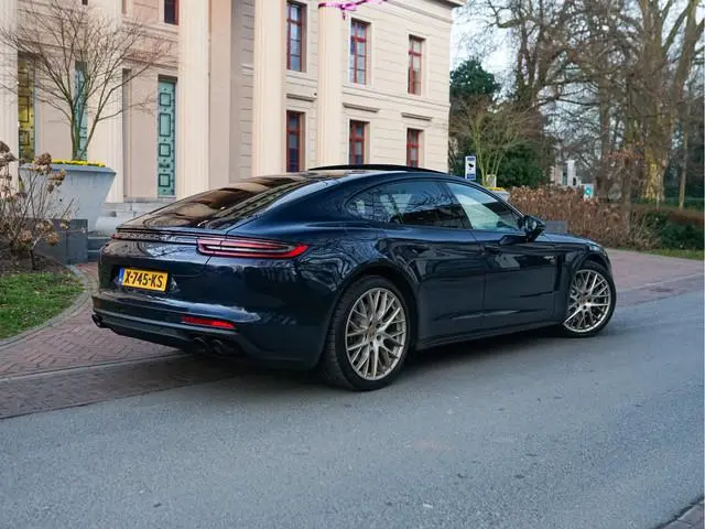 Porsche Panamera 2.9 4 E-Hybrid 10 Years Edition l Sport Chrono l Stoelkoeling l Surround View l Pan...