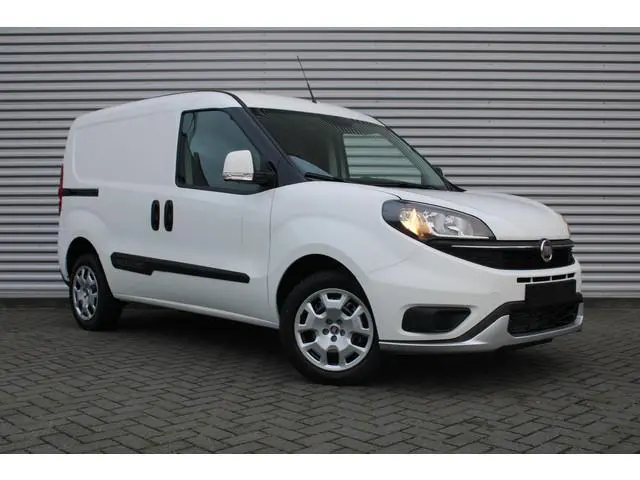 Fiat Dobló Cargo 1.6 MJ L1H1 S Trekking | Nieuw | Airco | Camera | Cruise | Navi | Apple Carplay/And...