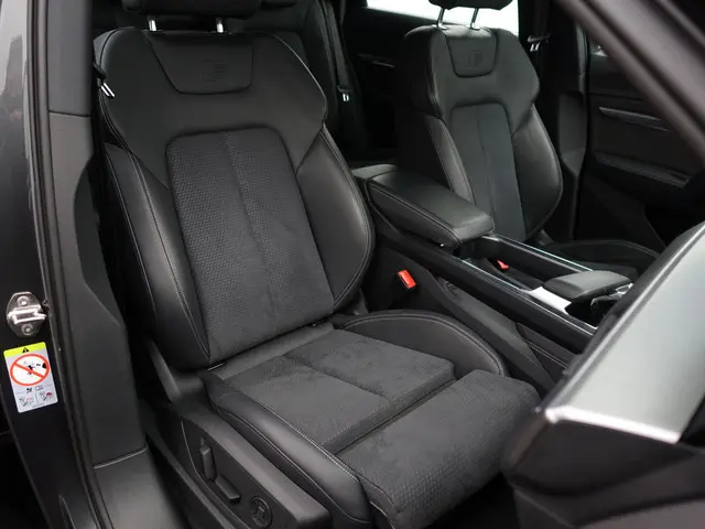 Audi e-tron Sportback 55 quattro S edition 95 kWh- Panoramadak, Carplay, Android Auto, Xenon Led Mat...