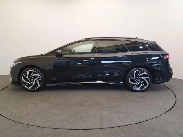 Volkswagen ID.7 Tourer Pro S 86 kWh 286pk Wegklapbare trekhaak, Warmtepomp, 360 camera