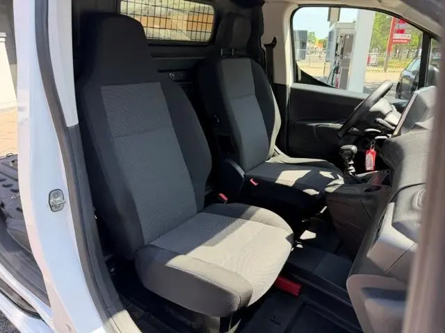 Peugeot Partner 1.2 PureTech Premium AIRCO I NAVI I PDC I MULTIMEDIA I 1e EIGENAAR I COMPLETE ONDERH...