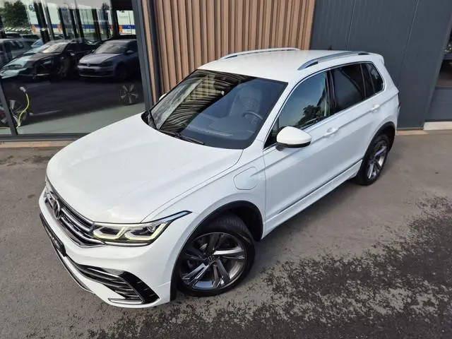 Volkswagen Tiguan 1.4 TSI eHybrid R-Line Business | BTW | IQ Light | Camera | Navi | Virtual