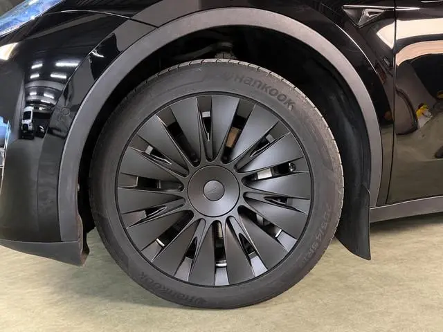 Tesla Model Y Long Range Dual Motor AWD 75 kWh Autopilot l 514 Pk