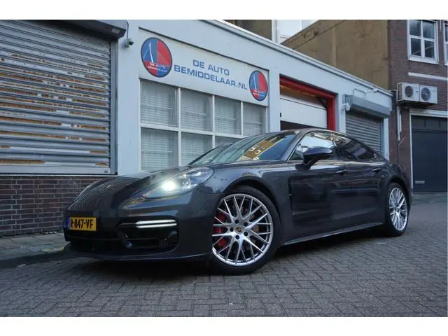 Porsche Panamera 4.0 GTS V8 BiTurbo | Sport Chrono | Luchtvering | Panoramadak | Adaptive + Lane | 4...
