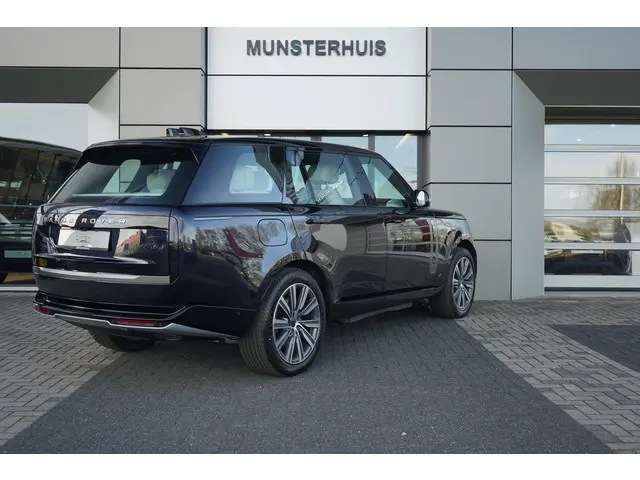 Land Rover Range Rover 3.0 P460e LWB Autobiography PHEV | Constellation Blue in Gloss Finish | Hot S...