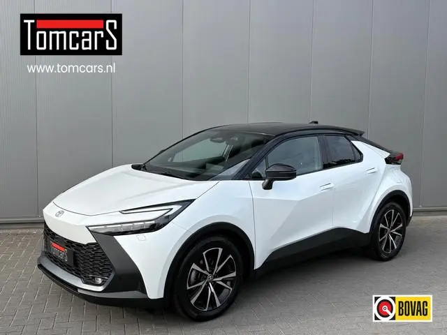 Toyota C-HR 1.8 Hybrid 140PK First Edition Bi-Tone/Winter-pack/Gr.-navigatie/Elektr.klep/Camera/Adap...