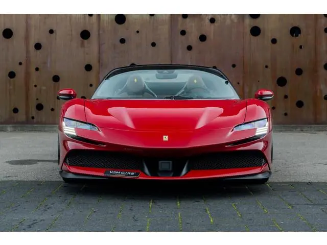 Ferrari SF90 Spider 4.0 V8 | 1e Eigenaar | Two-Tone | Lift | Carplay | AFS | Camera | HiFi | Carbon...